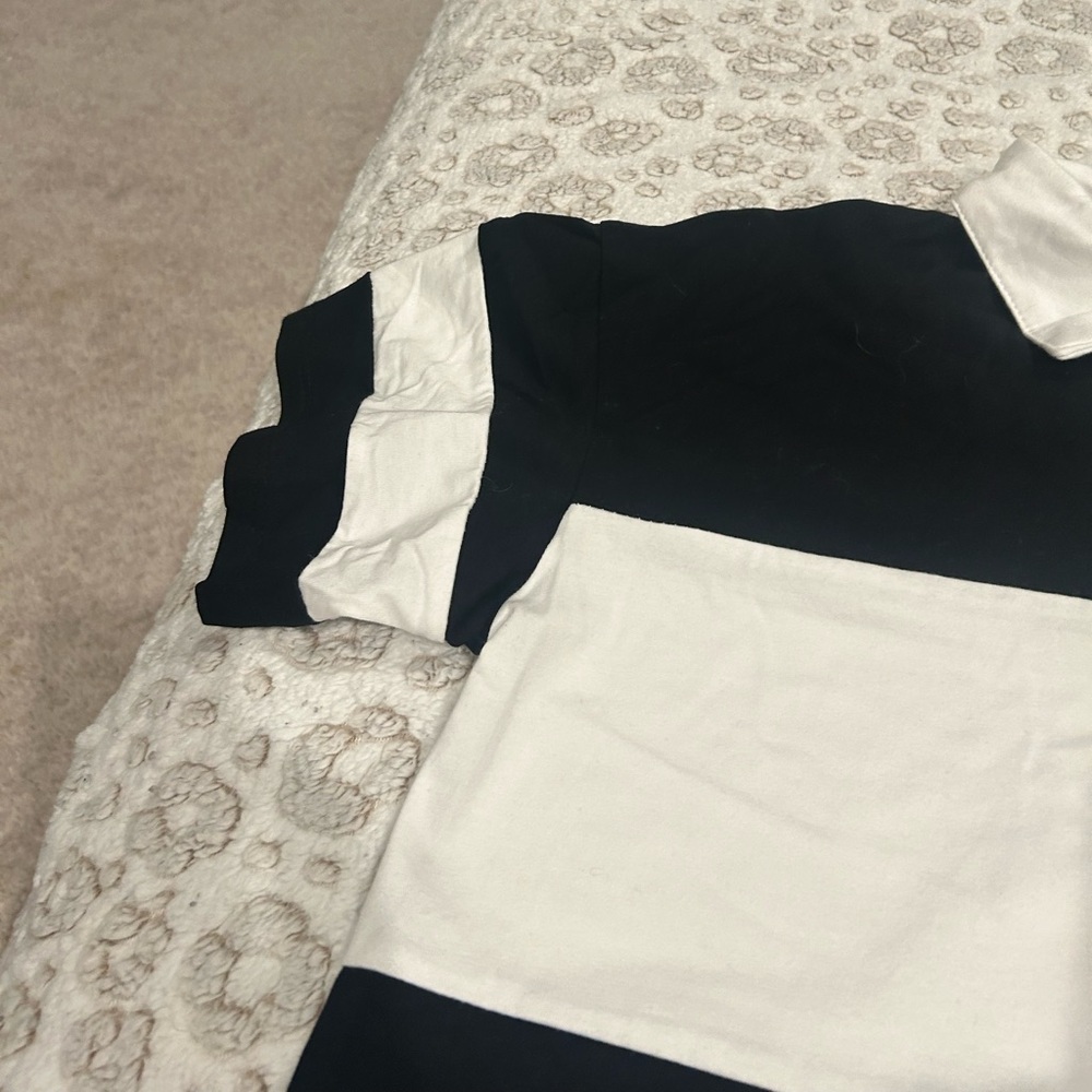 NWOT Women’s Size medium Waist Crop Length Polo - Picture 2 of 5